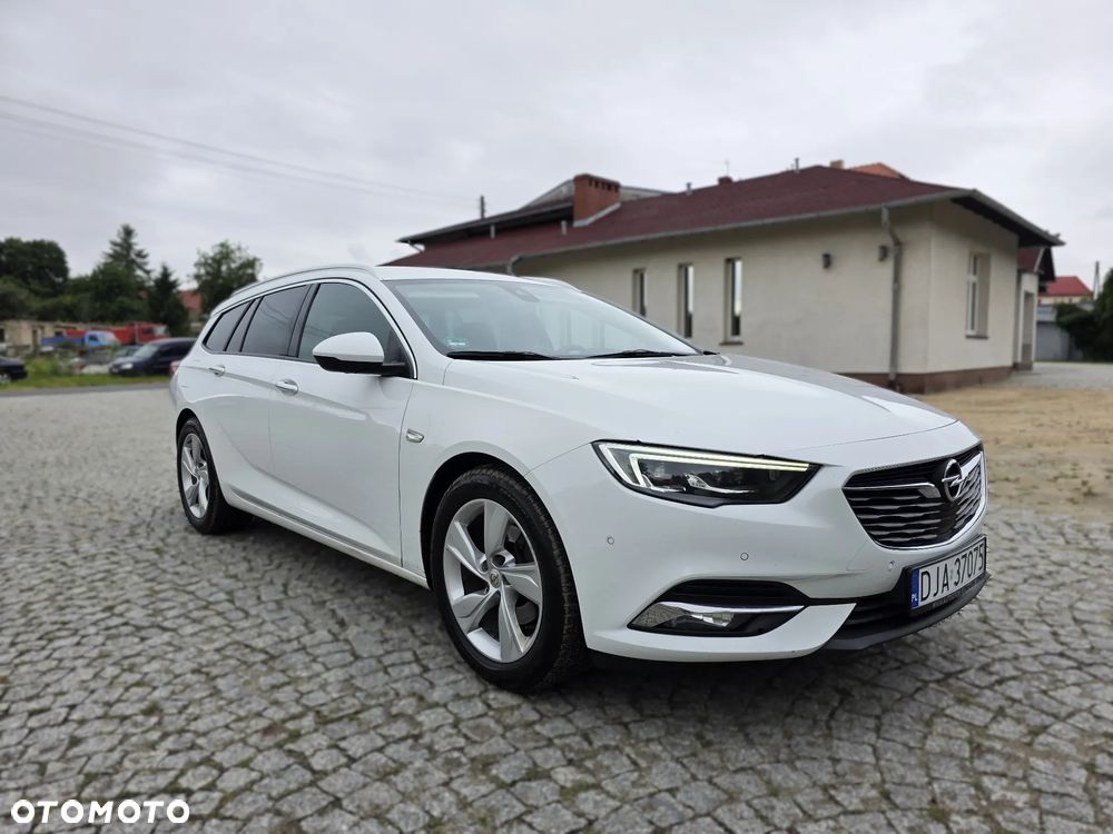 Opel Insignia 2.0 BiTurbo D 4x4 Automatik Exclusive - 2