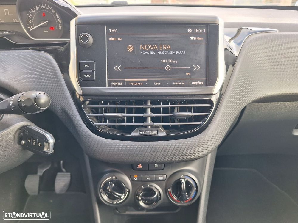 Peugeot 2008 1.2 PureTech Style - 20