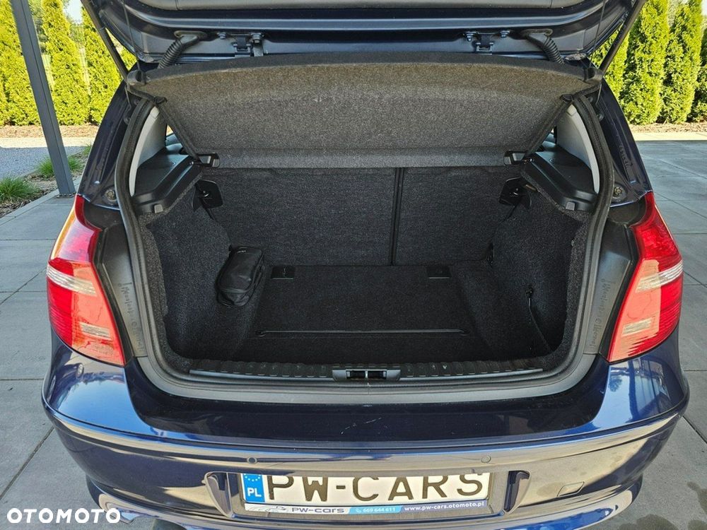 BMW Seria 1 120i - 22