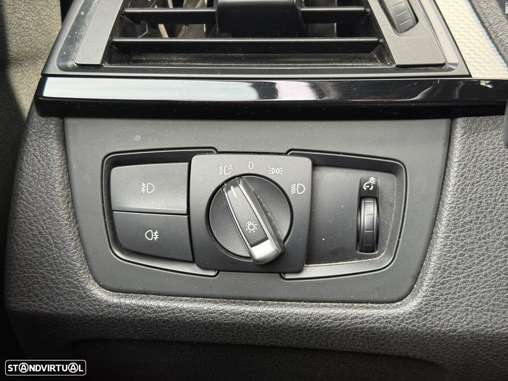 BMW 320 d Auto Pack M - 26