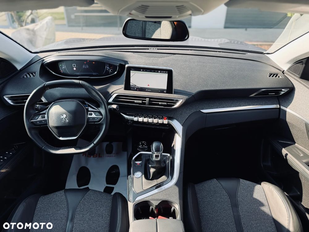Peugeot 3008 1.2 PureTech Allure S&S - 21