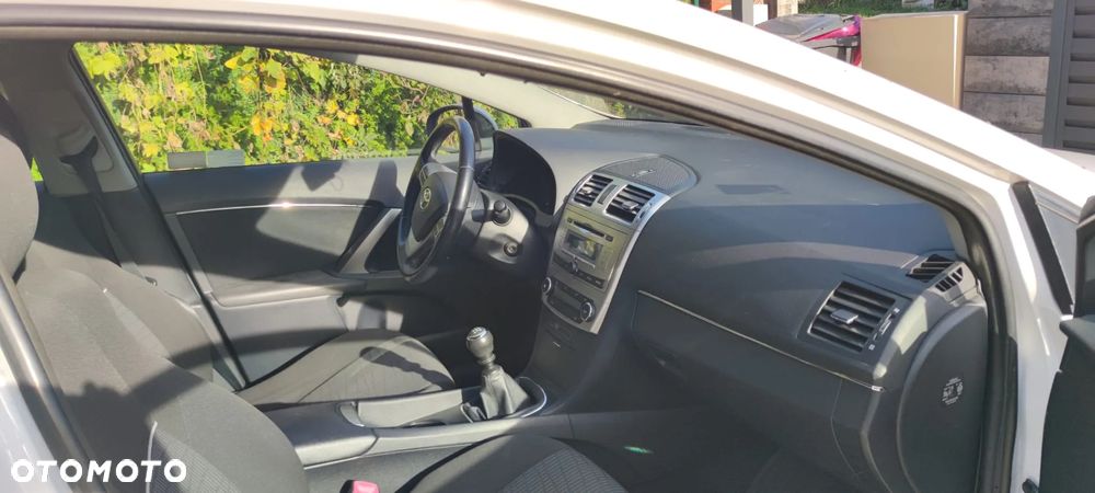 Toyota Avensis 2.0 D-4D Active - 9