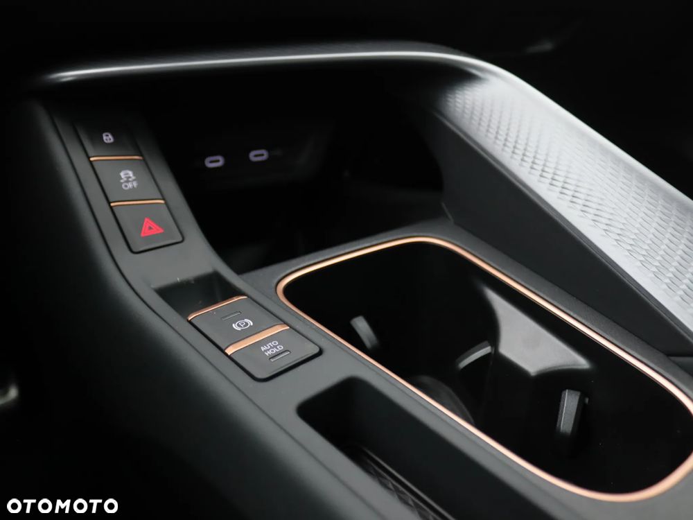 Cupra Terramar 1.5 e-Hybrid DSG - 25