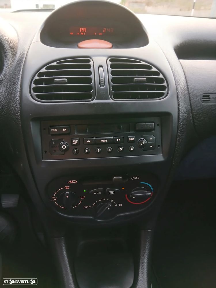 Peugeot 206 - 13
