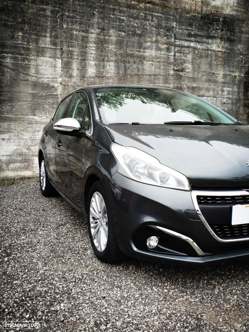 Peugeot 208 1.2 PureTech Signature - 21