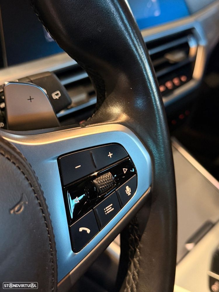 BMW 320 d Touring Pack Desportivo M Auto - 32