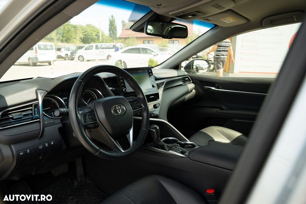 Toyota Camry 2.5 Dynamic - 8