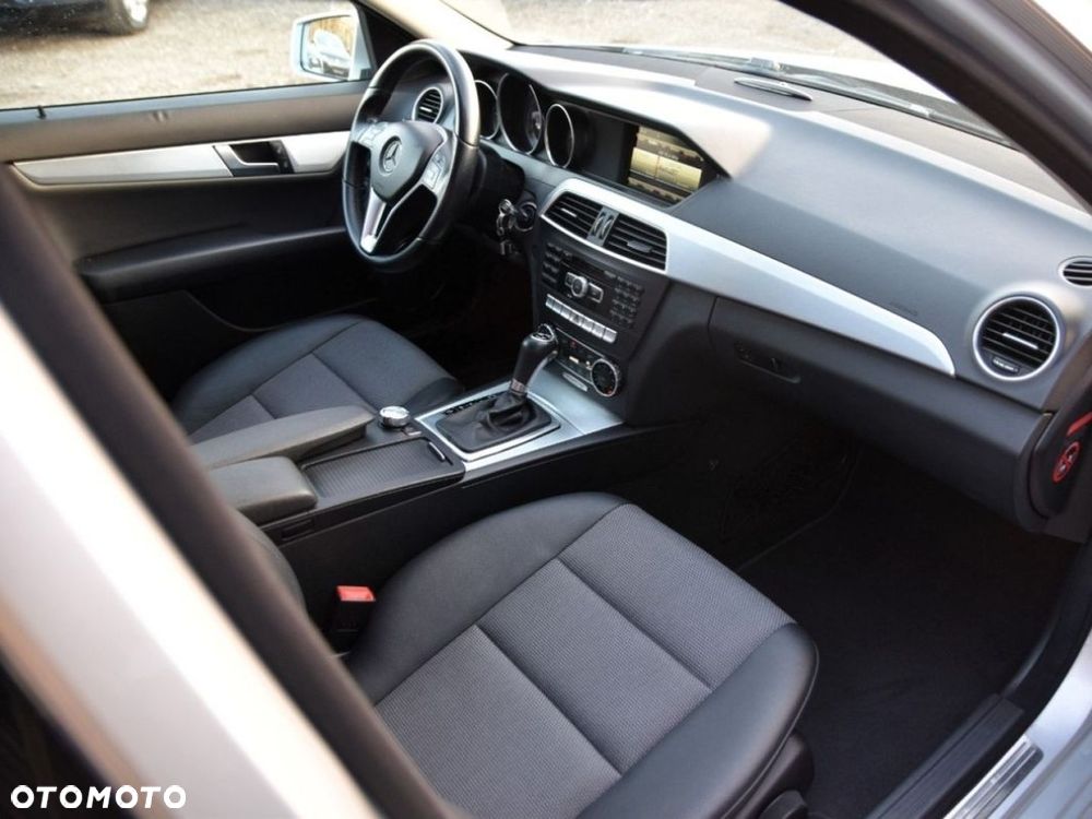 Mercedes-Benz Klasa C 220 CDI 7G-TRONIC Avantgarde Edition - 6