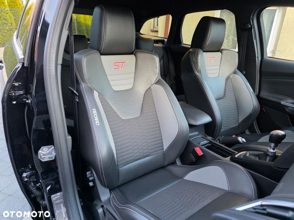 Ford Focus 2.0 EcoBoost ST-2 - 16