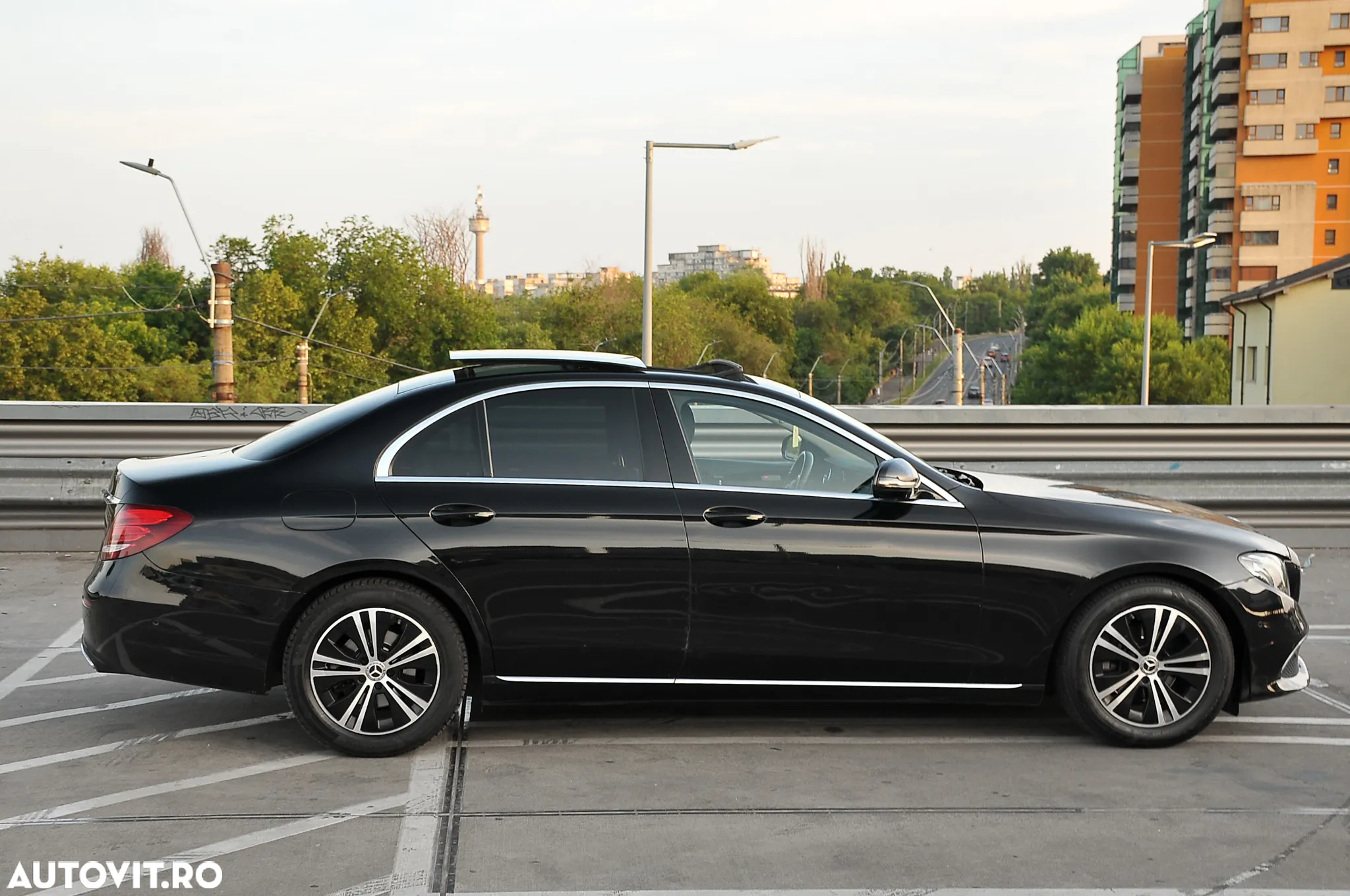 Mercedes-Benz E 220 d 9G-TRONIC - 4