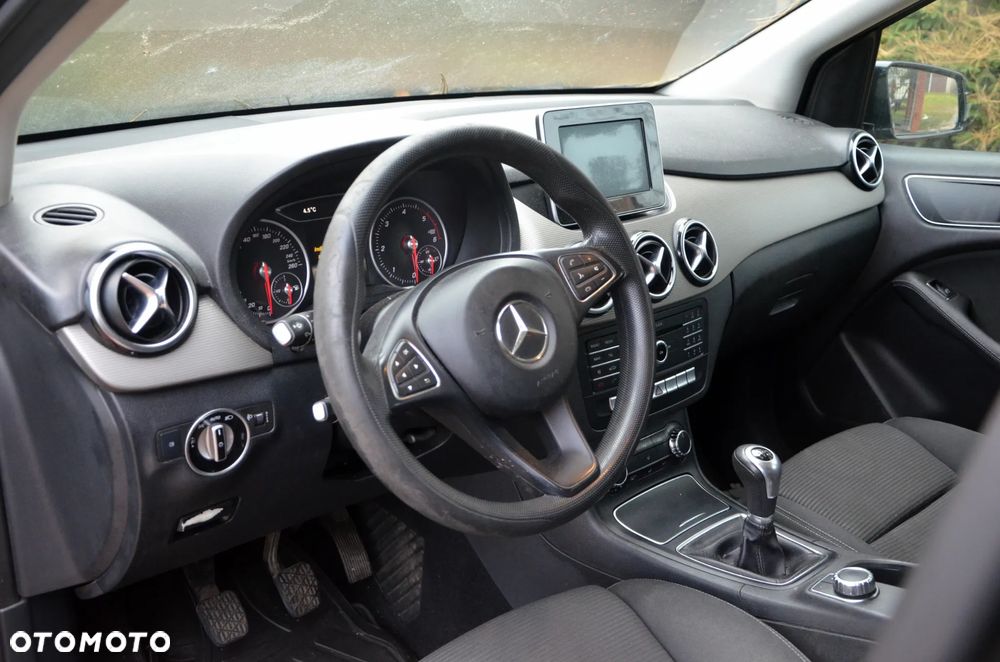 Mercedes-Benz Klasa B 180 d Edition - 6