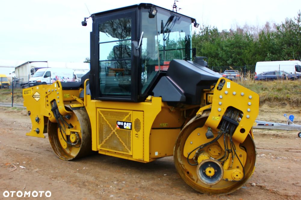 Caterpillar CAT CD10 WALEC STALOWY WIBRACYJNY Z DZIELONYMI BĘBNAMI +KOSZ HYDROG AX077 - 29
