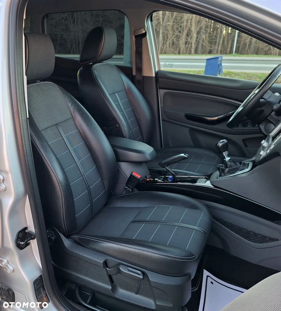 Ford Kuga 2.0 TDCi 4x4 Titanium - 24