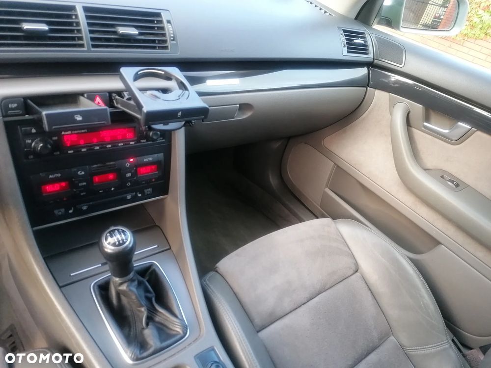 Audi A4 Avant - 25