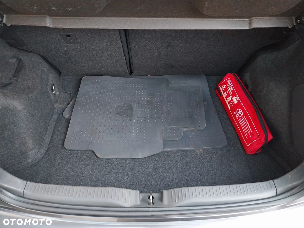 Toyota Auris 1.6 Executive - 13