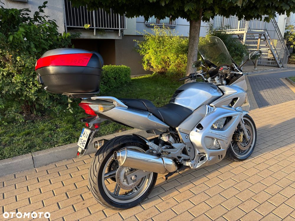 Honda CBF - 10