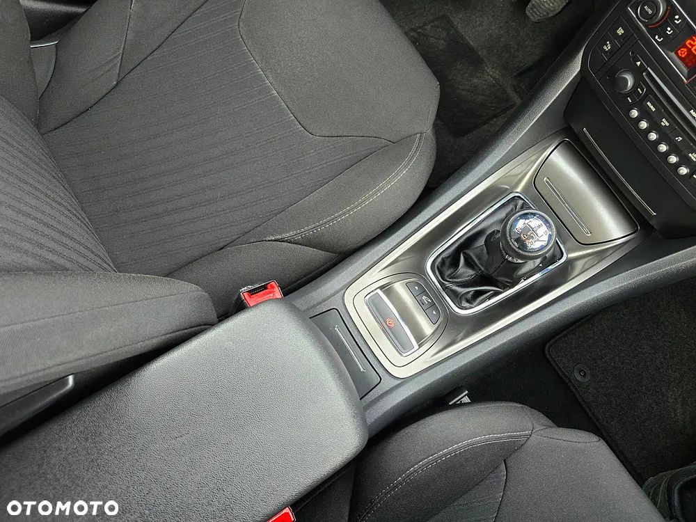 Citroën C5 2.0 16V Confort - 32