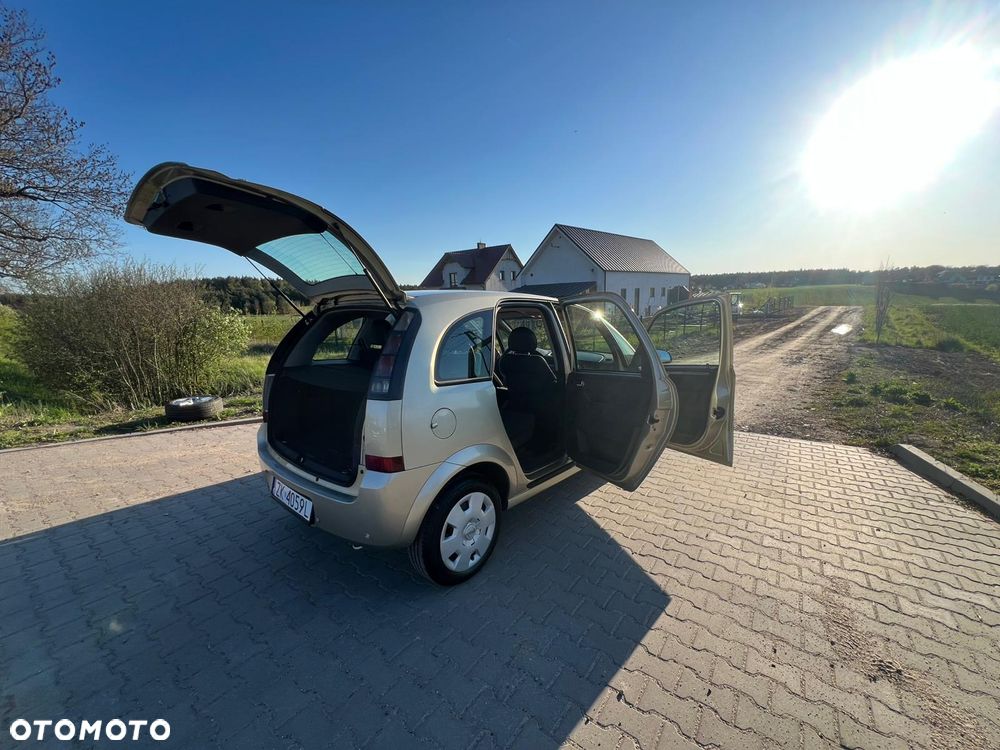 Opel Meriva 1.8 16V Cosmo Easytronic - 21