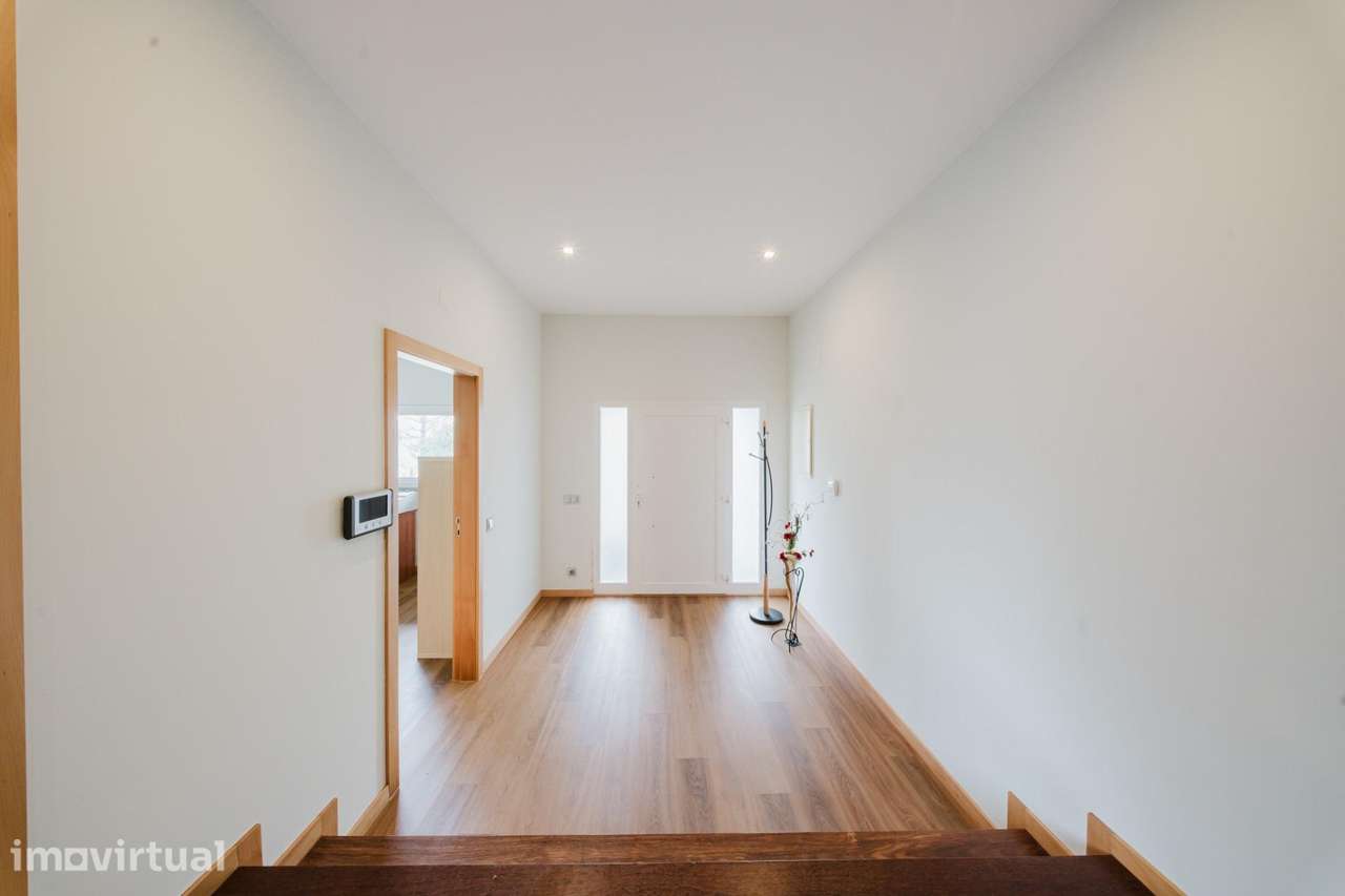 Moradia T6 com Vista Mar e Jardim em Buarcos - Grande imagem: 4/36