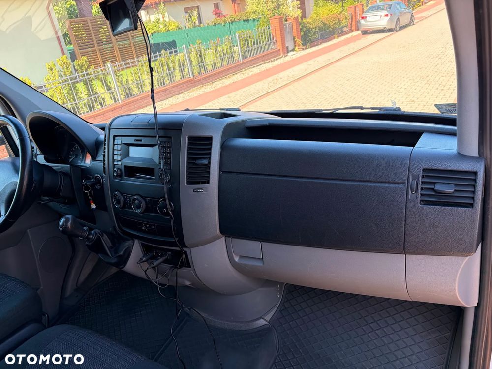 Mercedes-Benz Sprinter - 11