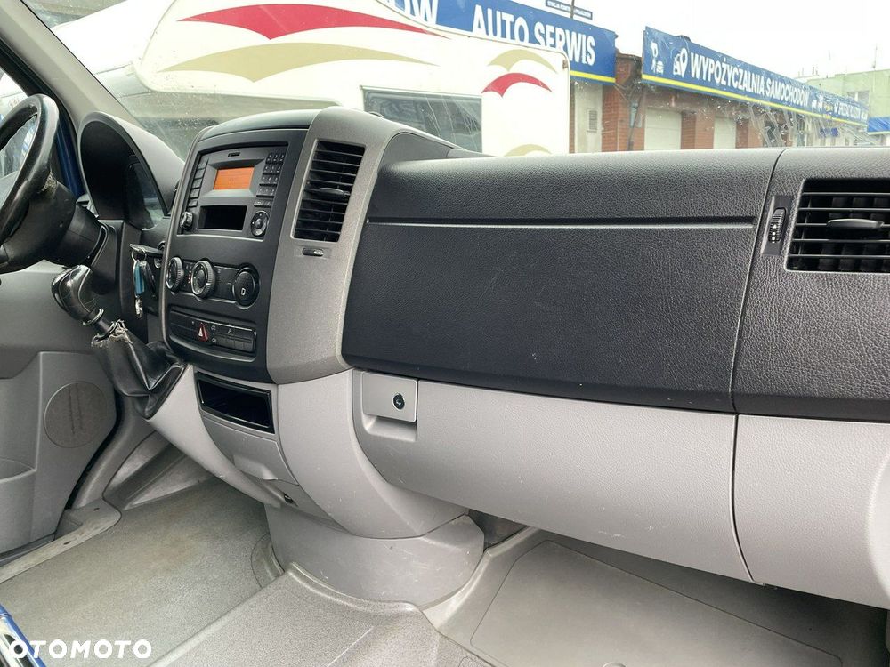 Mercedes-Benz Sprinter - 15