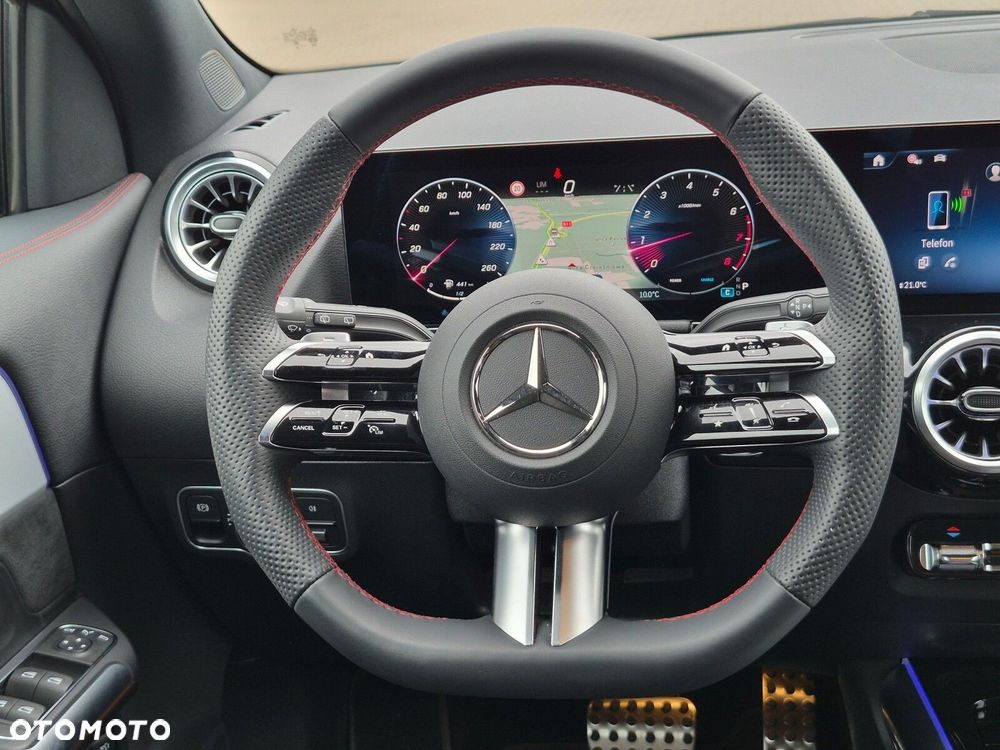 Mercedes-Benz GLA - 24