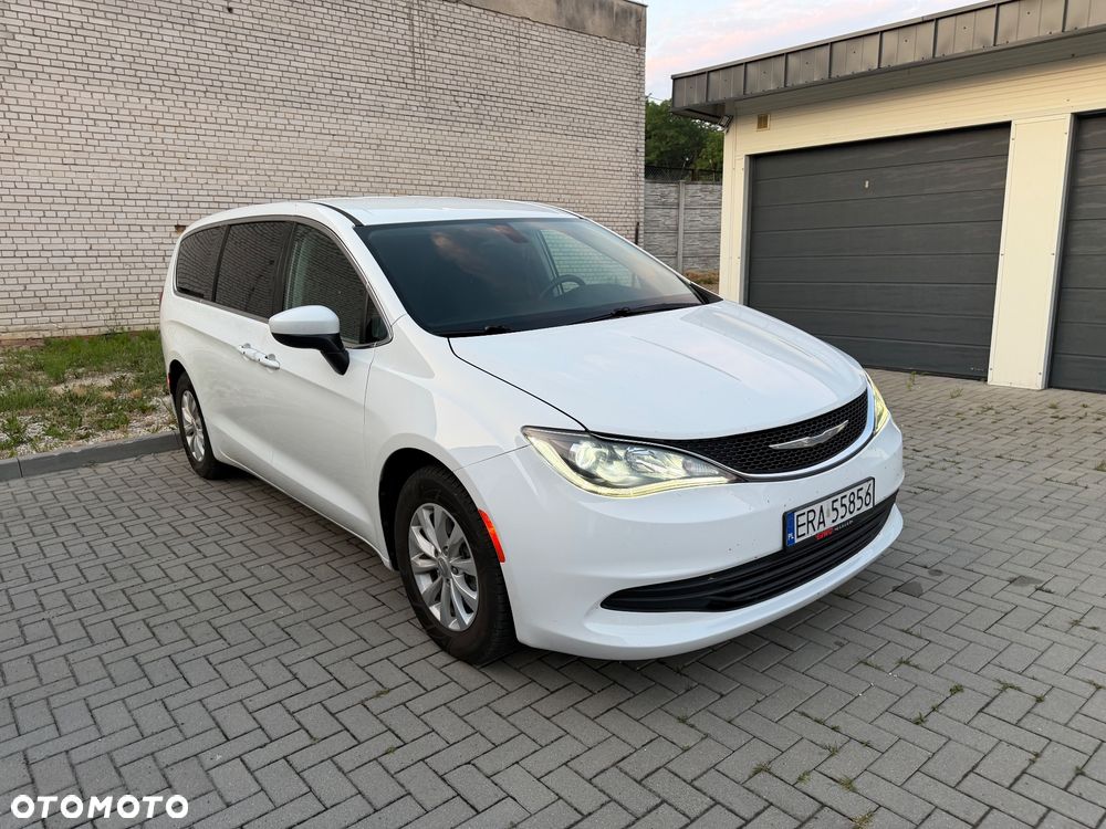 Chrysler Pacifica - 2