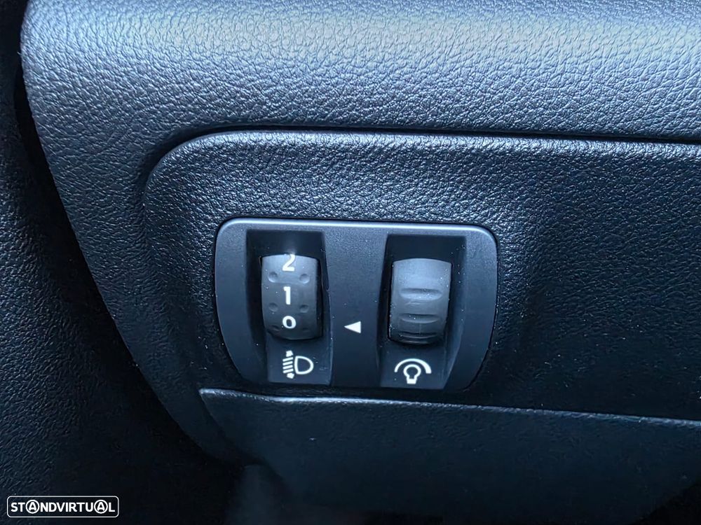 Renault Mégane BLUE dCi 115 INTENS - 24