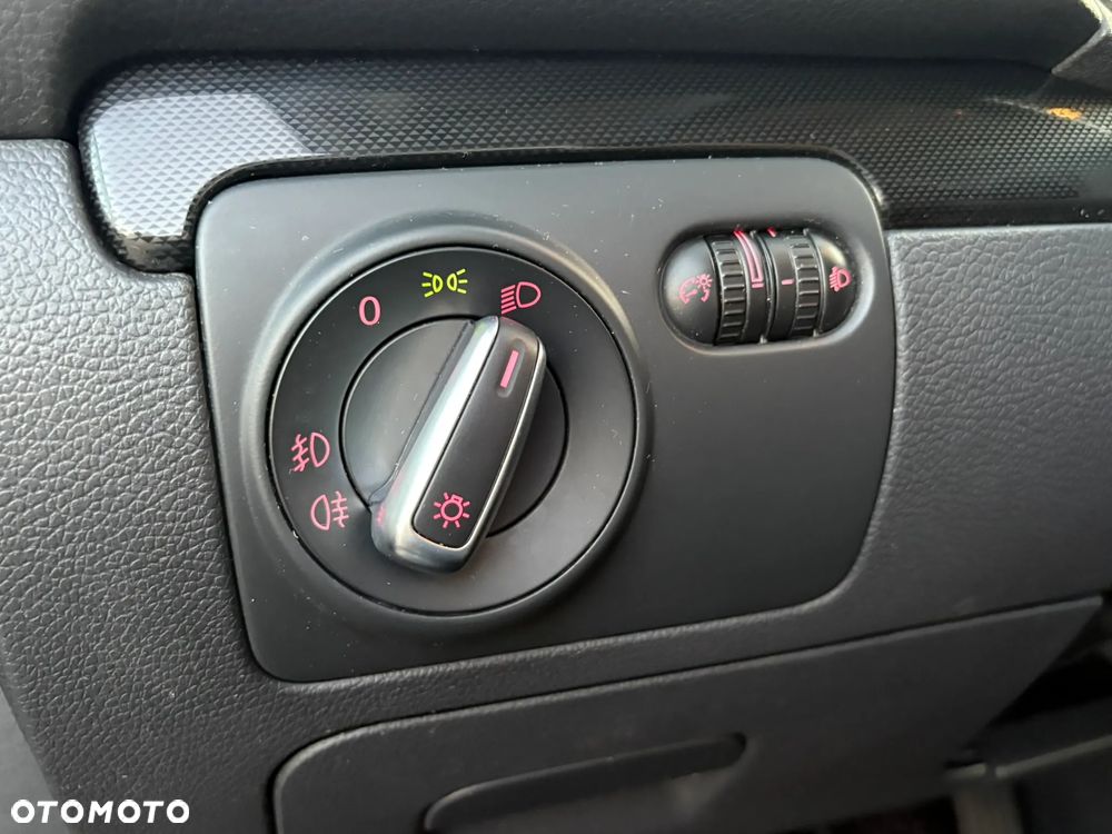 Volkswagen Golf 1.6 TDI DPF Comfortline - 19