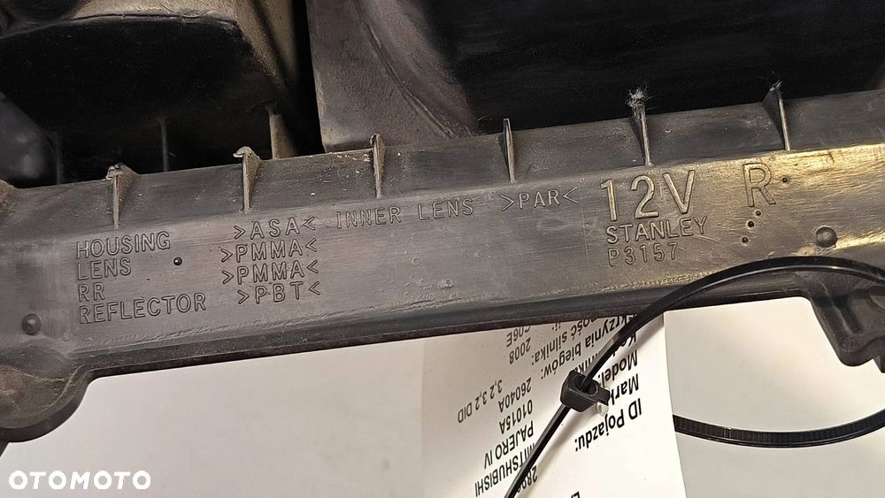 Lampa tylna prawa P3157 /lewa P3157 Mitsubishi Pajero 2008 SUV - 5
