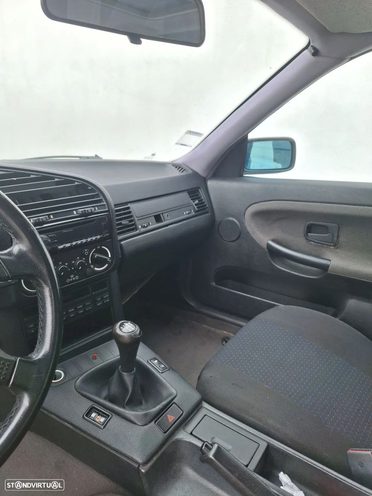 BMW 318 iS Coupé - 8