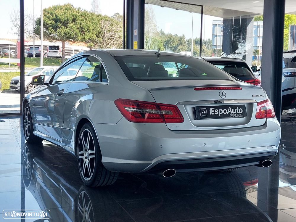 Mercedes-Benz E 220 CDi Avantgarde BlueEfficiency - 4