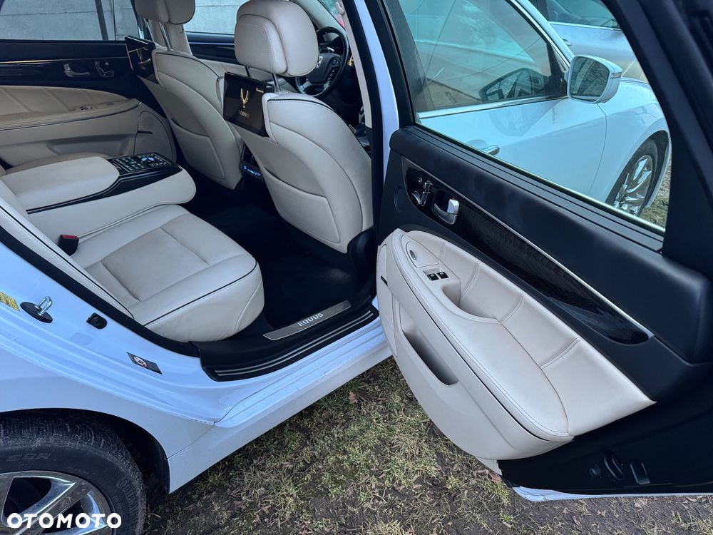 Hyundai Equus - 11