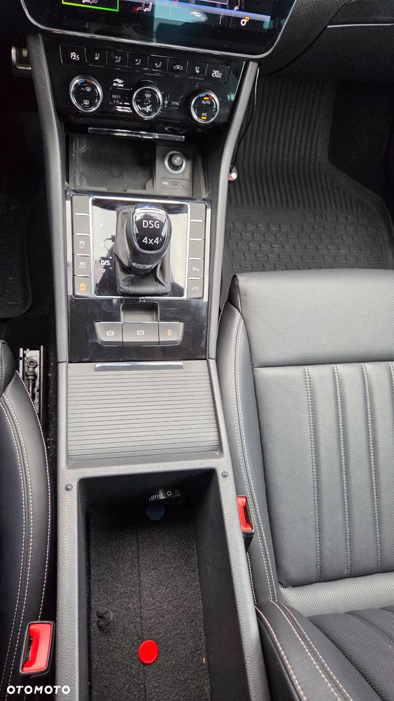 Skoda Superb 2.0 TDI SCR 4x4 L&K DSG - 30