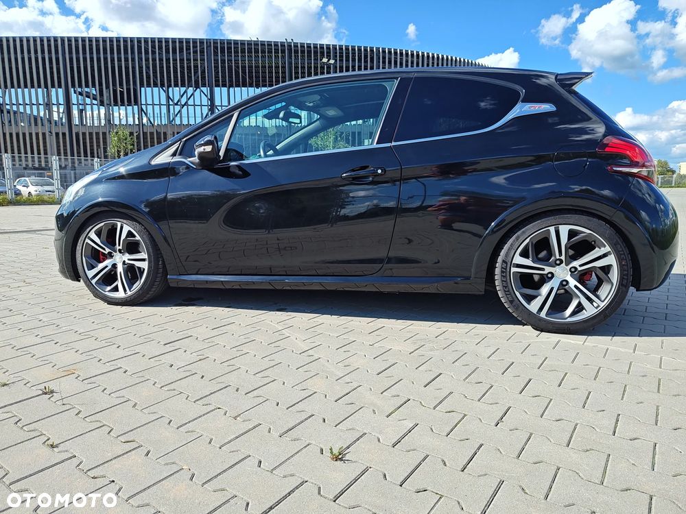 Peugeot 208 - 6