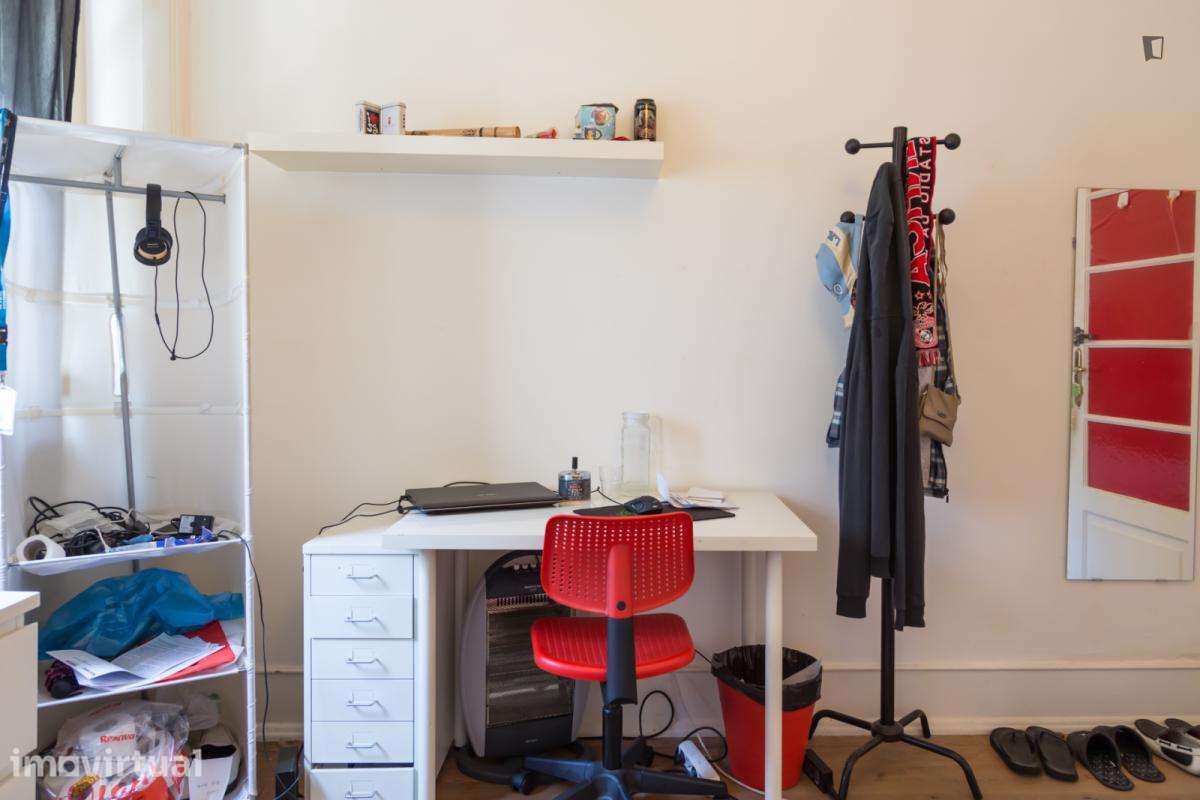 Quarto - localizado em Alameda Lisbon - Grande imagem: 3/14
