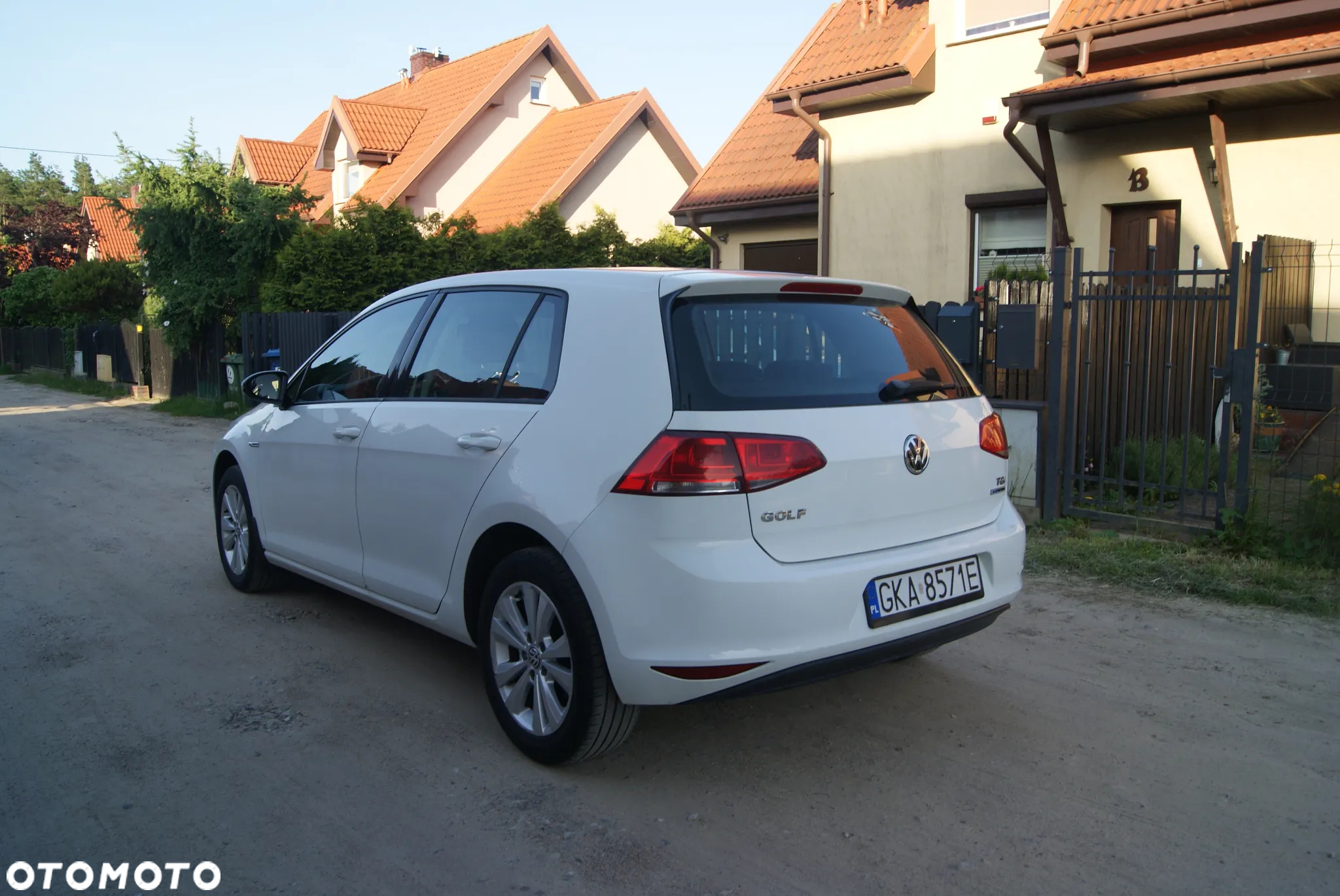 Volkswagen Golf - 6