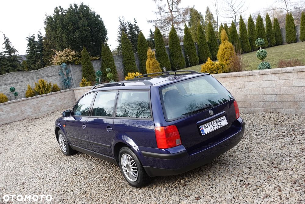 Volkswagen Passat - 11