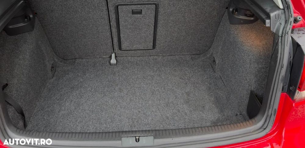 Volkswagen Golf 1.6 TDI DPF Style - 14