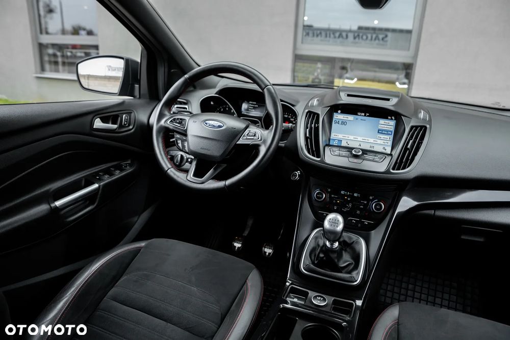 Ford Kuga 1.5 EcoBoost 2x4 ST-Line - 5