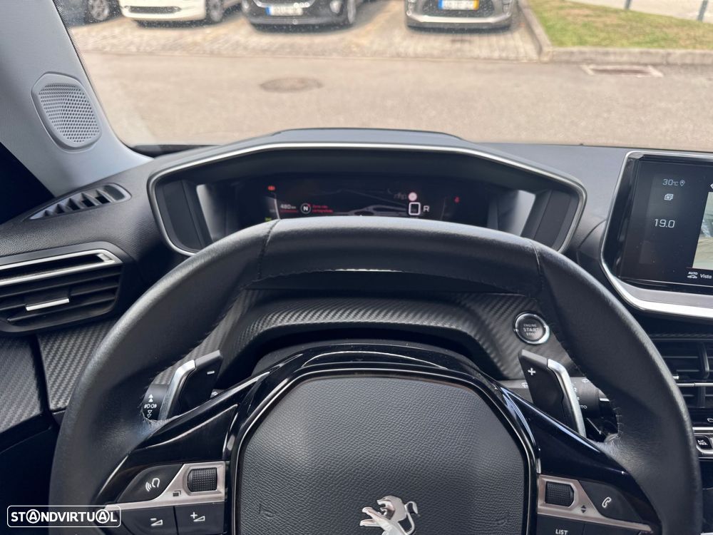 Peugeot 2008 1.2 PureTech Allure EAT8 - 13