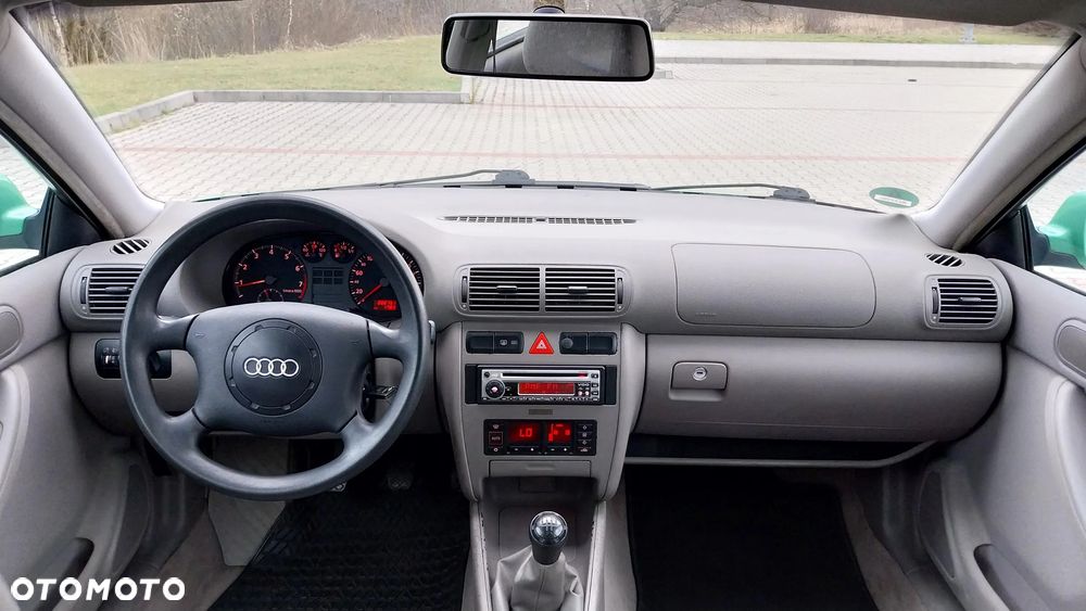 Audi A3 3-drzwiowe 1.6 Ambiente - 14