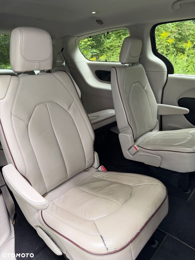 Chrysler Pacifica - 7
