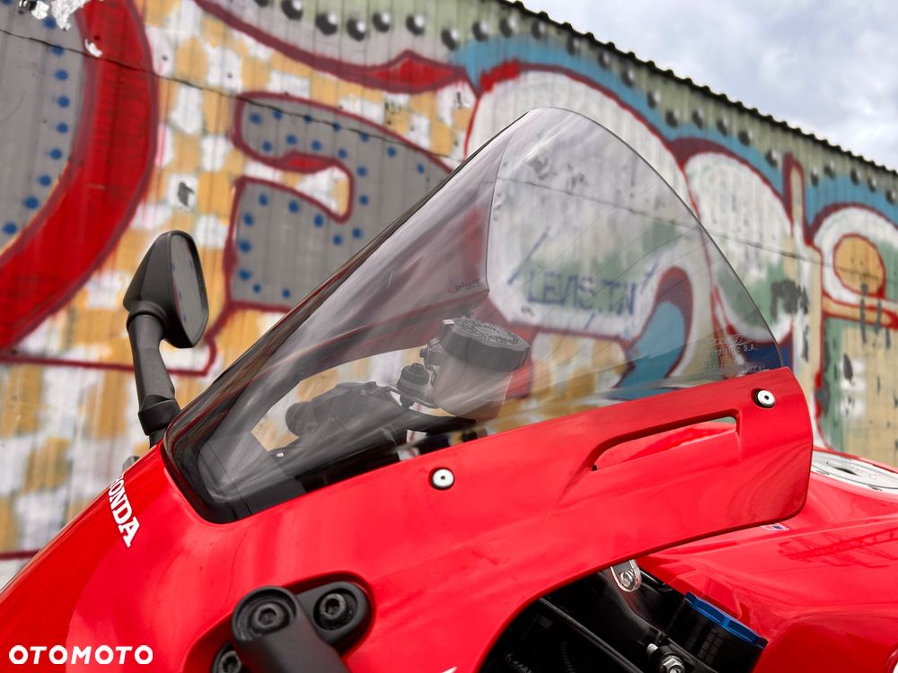 Honda CBR - 11