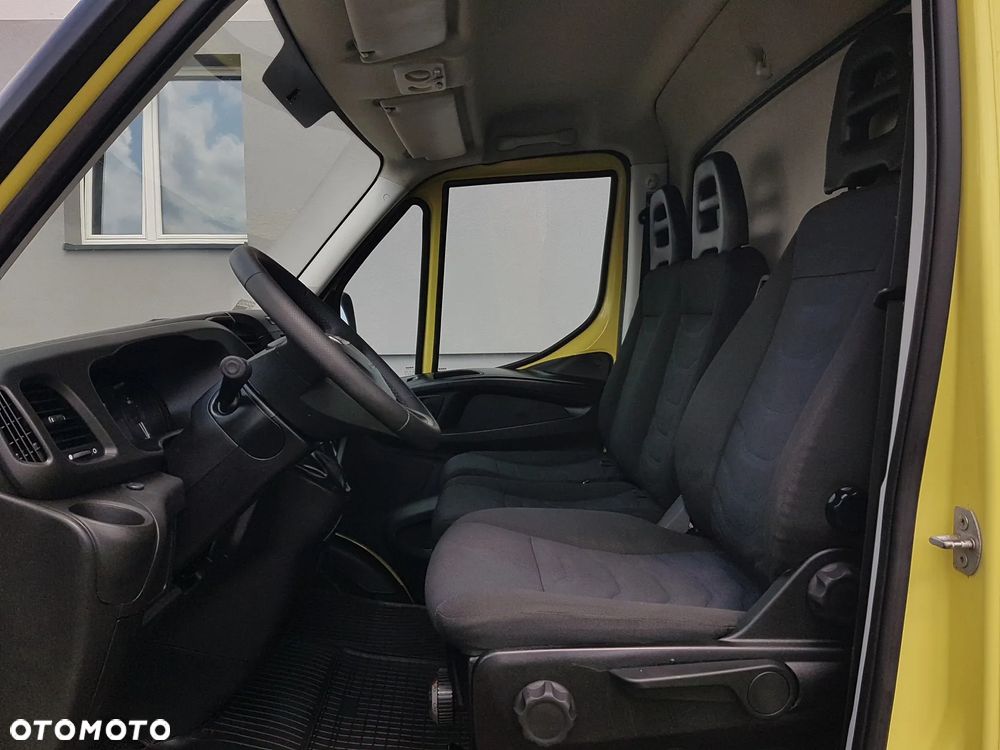 Iveco Daily 8EP KONTENER 4,14x2,21x2,20 KLIMA MANUAL KRAJOWY DMC 3500KG - 17