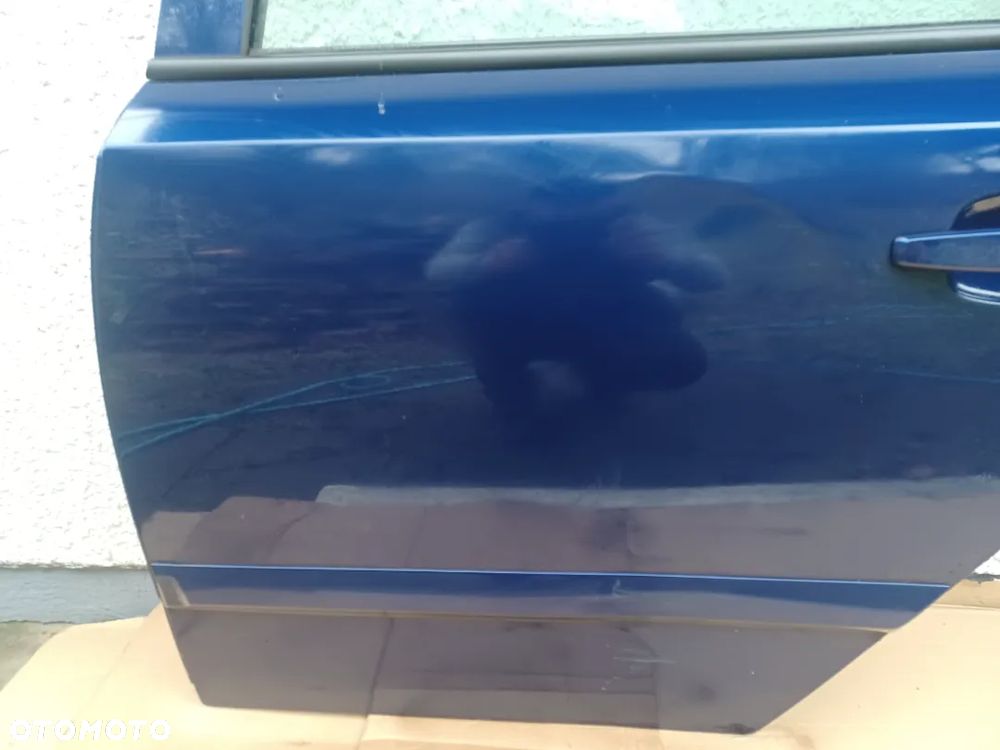 DRZWI TYLNE LEWE ASTRA H KOMBI Z21B - 7