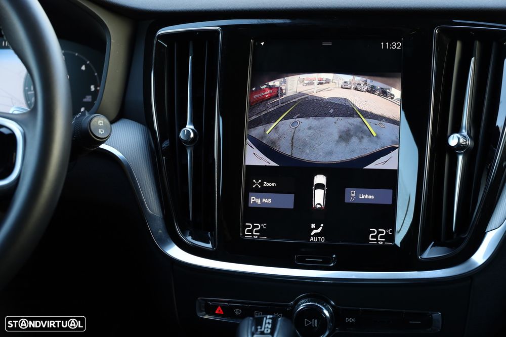 Volvo V60 2.0 D3 R-Design Geartronic - 15