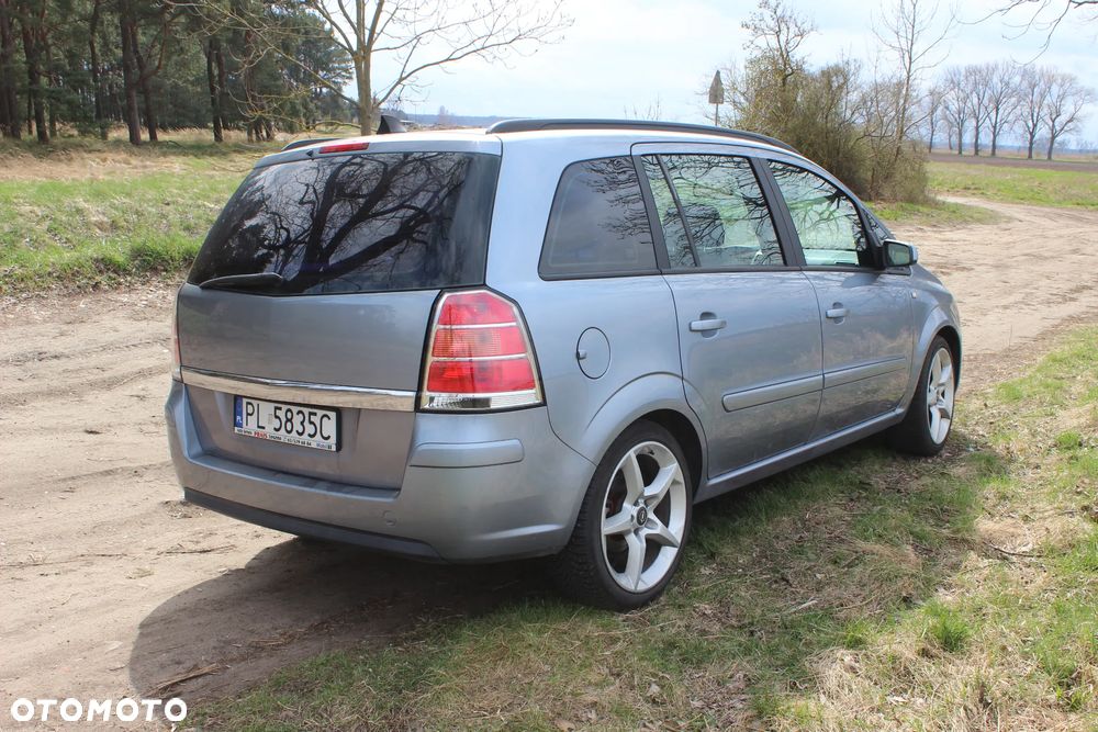 Opel Zafira 2.0 T Sport - 3