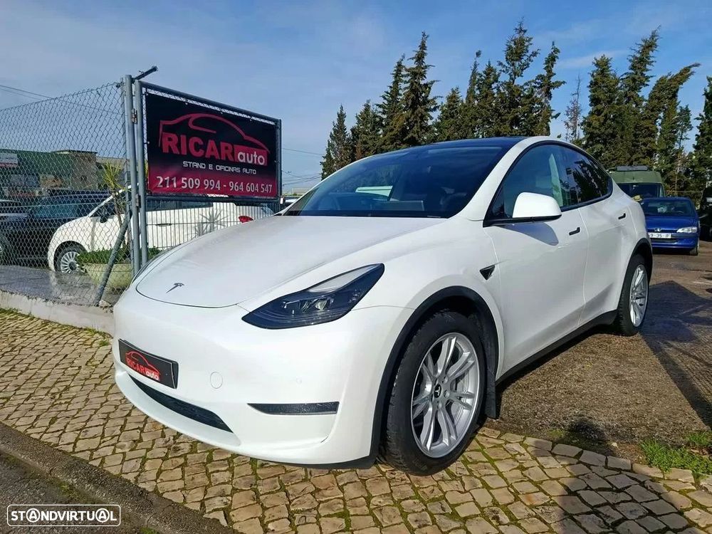 Tesla Model Y Long Range Dual Motor AWD - 13