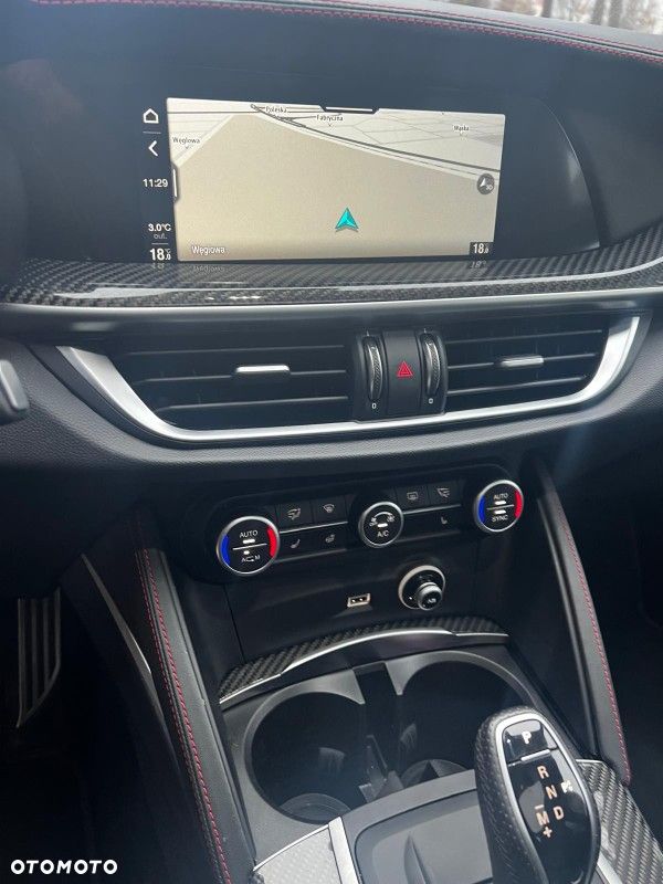 Alfa Romeo Stelvio V6 2.9 Bi-Turbo AT8-Q4 Quadrifoglio - 7